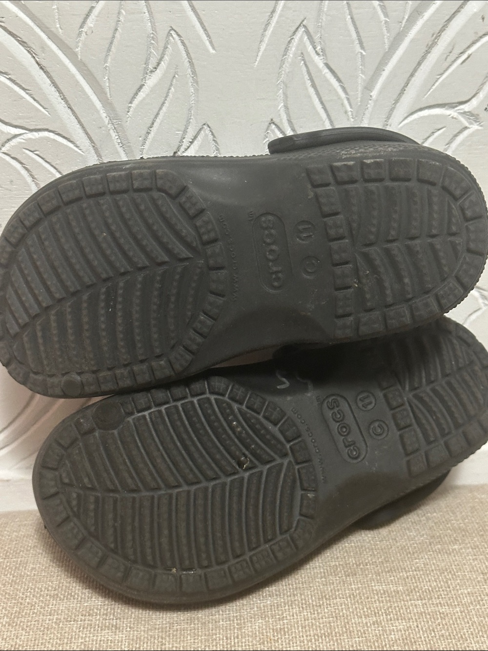 Boys crocs size 11 - Picture 3 of 3